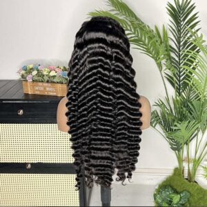 Peluca frontal de encaje HD 13x4 con ondas de agua, cabello humano rizado birmano, peluca pre-arrancada de ondas profundas # 1B Negro Natural